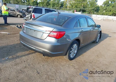 2013 Chrysler 200 Limited из США, поврежденный, VIN 1C3CCBCG3DN601814